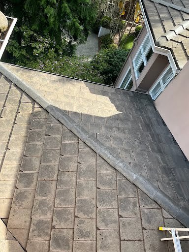Roof cleaning Service in Mercer Island.