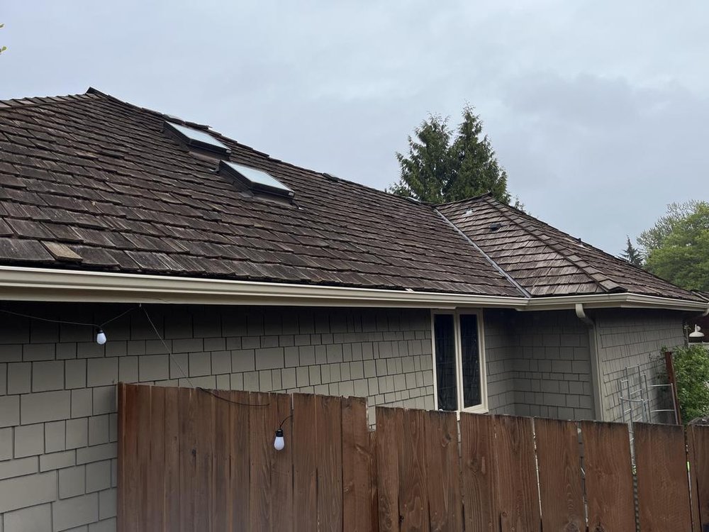 Roof replacement in Bellevue with CertainTeed Presidential Shake TL shingles.

