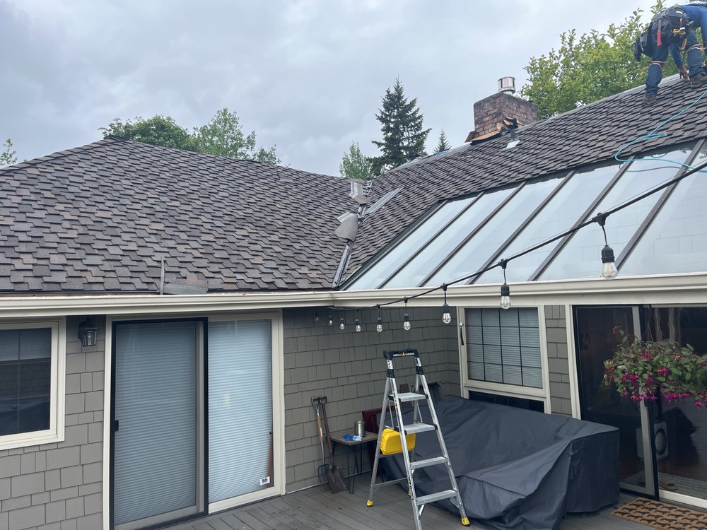 Orca Roofing's Presidential Shake TL project in Bellevue, providing great texture.


