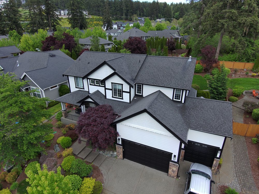 Striking Moire Black CertainTeed Landmark roof in Lake Tapps, WA.

