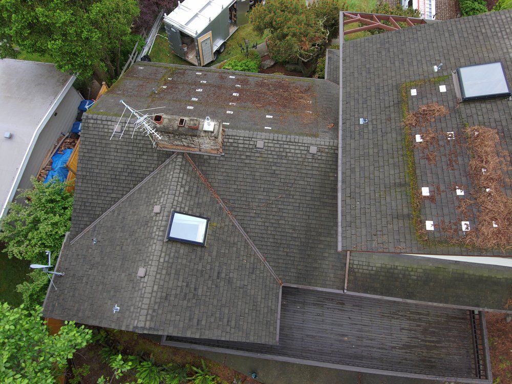 High-quality shingle roof replacement for a Mercer Island property.

