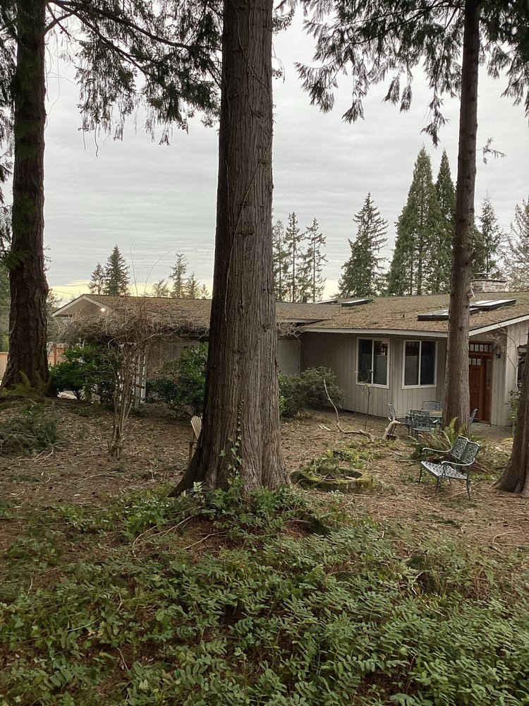 Pabco Premier shingle roof in Weathered Wood on a Redmond, WA home.

