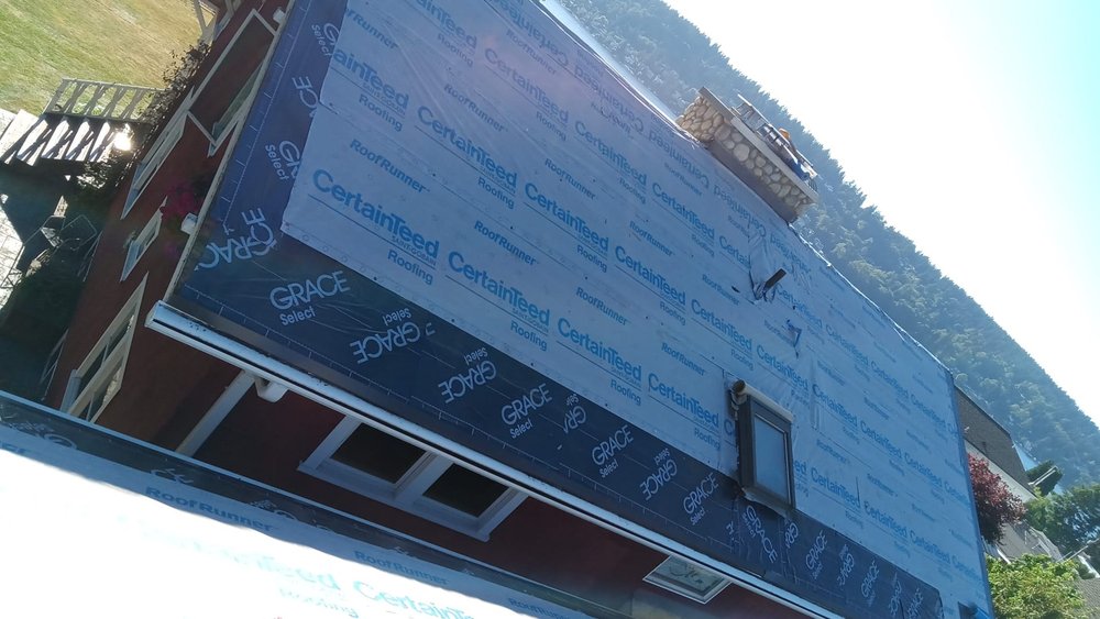 Expert shingle roof installation in Renton, Washington.

