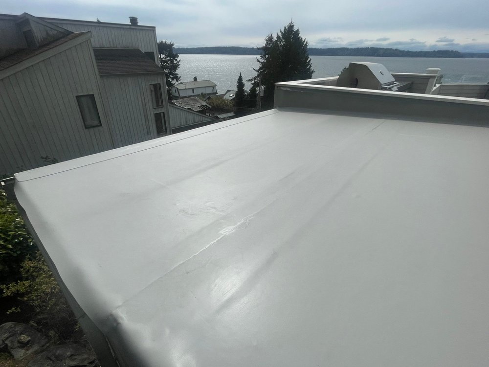 Expert flat roof replacement, ensuring durability and aesthetics.

