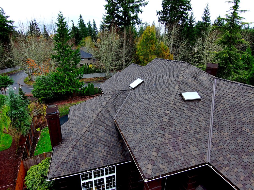 Roof with Presidential Shake Tri-Lam, engineered for high durability and storm resistance by Orca Roofing & Exteriors.

